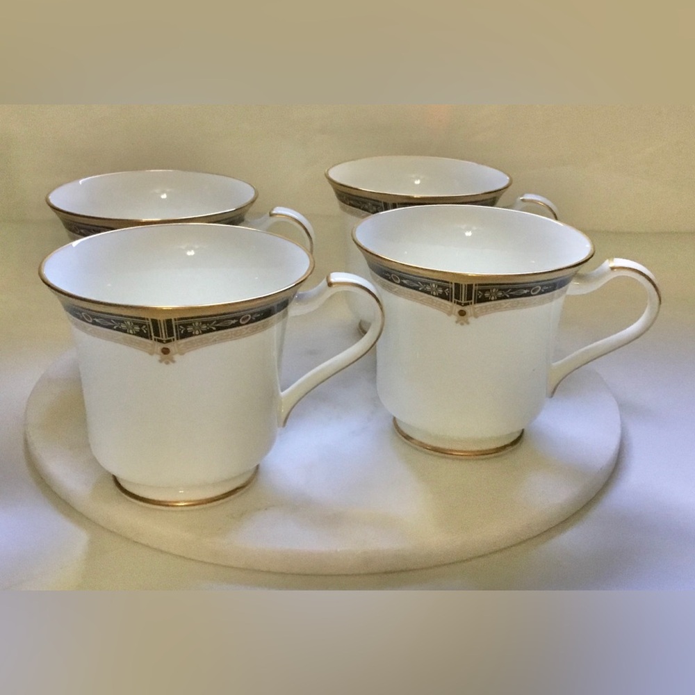 Noritake - Gold and Sable - Teacups and Saucers (Set of 8 pieces)